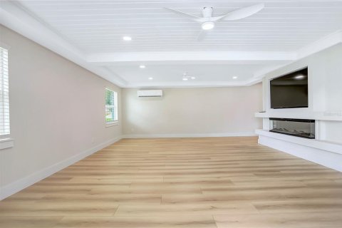 House in Apopka, Florida 5 bedrooms, 408.31 sq.m. № 1654286 - photo 24