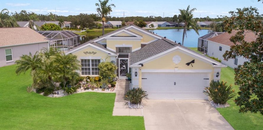 House in Bradenton, Florida 4 bedrooms, 156.54 sq.m. № 1880654