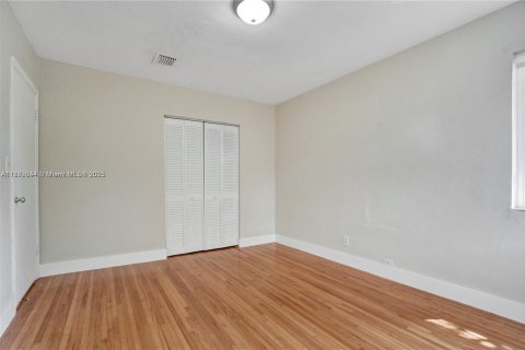 Villa ou maison à louer à Hollywood, Floride: 2 chambres, 108.14 m2 № 1929355 - photo 25