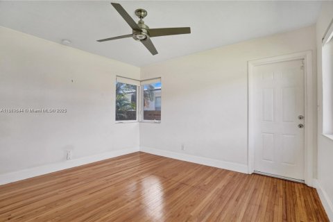 Casa en alquiler en Hollywood, Florida, 2 dormitorios, 108.14 m2 № 1929355 - foto 27