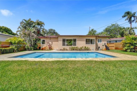 Villa ou maison à louer à Hollywood, Floride: 2 chambres, 108.14 m2 № 1929355 - photo 13