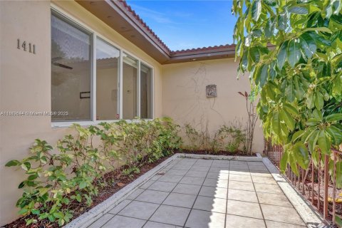 Villa ou maison à louer à Hollywood, Floride: 2 chambres, 108.14 m2 № 1929355 - photo 11