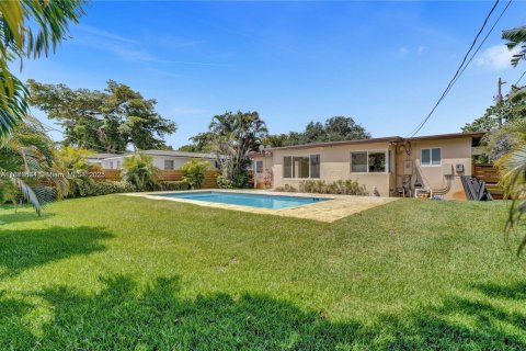 Villa ou maison à louer à Hollywood, Floride: 2 chambres, 108.14 m2 № 1929355 - photo 5