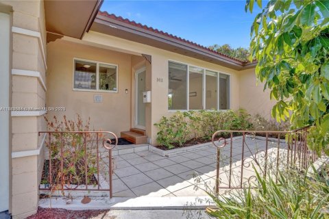Villa ou maison à louer à Hollywood, Floride: 2 chambres, 108.14 m2 № 1929355 - photo 12