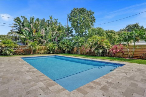 Villa ou maison à louer à Hollywood, Floride: 2 chambres, 108.14 m2 № 1929355 - photo 1