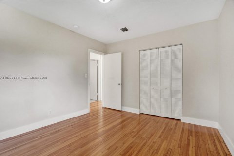 Villa ou maison à louer à Hollywood, Floride: 2 chambres, 108.14 m2 № 1929355 - photo 23
