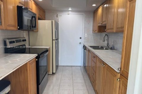 Condominio en alquiler en Miami Beach, Florida, 1 dormitorio, 91.04 m2 № 2016637 - foto 22