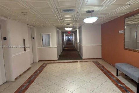 Condominio en alquiler en Miami Beach, Florida, 1 dormitorio, 91.04 m2 № 2016637 - foto 15