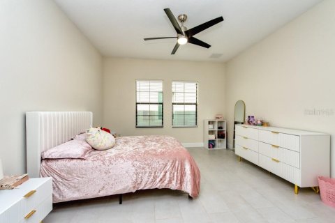 House in Fish Hawk, Florida 5 bedrooms, 399.02 sq.m. № 1887046 - photo 17