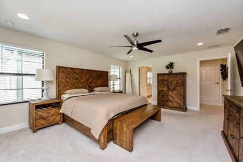 House in Fish Hawk, Florida 5 bedrooms, 399.02 sq.m. № 1887046 - photo 22