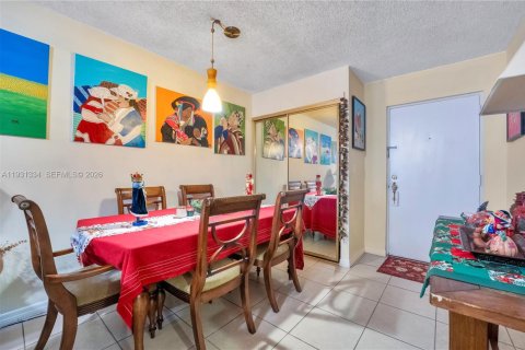 Condo in Sunny Isles Beach, Florida, 2 bedrooms  № 1996156 - photo 7