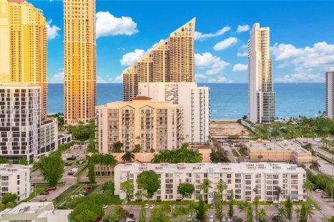 Condo in Sunny Isles Beach, Florida, 2 bedrooms  № 1996156 - photo 3