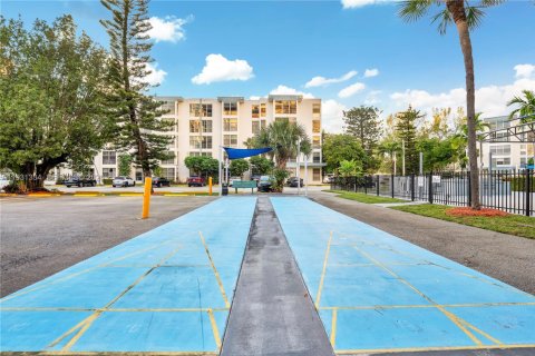 Condo in Sunny Isles Beach, Florida, 2 bedrooms  № 1996156 - photo 18