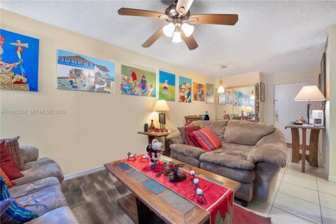 Condo in Sunny Isles Beach, Florida, 2 bedrooms  № 1996156 - photo 6