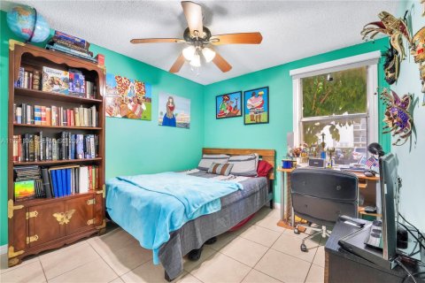 Condo in Sunny Isles Beach, Florida, 2 bedrooms  № 1996156 - photo 11