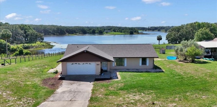 Casa en Weirsdale, Florida 3 dormitorios, 130.06 m2 № 1743325