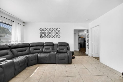 Immobilier commercial à vendre à North Miami, Floride: 351.54 m2 № 1748072 - photo 16
