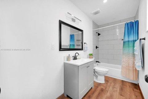 Immobilier commercial à vendre à North Miami, Floride: 351.54 m2 № 1748072 - photo 24