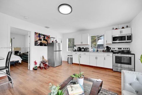 Immobilier commercial à vendre à North Miami, Floride: 351.54 m2 № 1748072 - photo 25