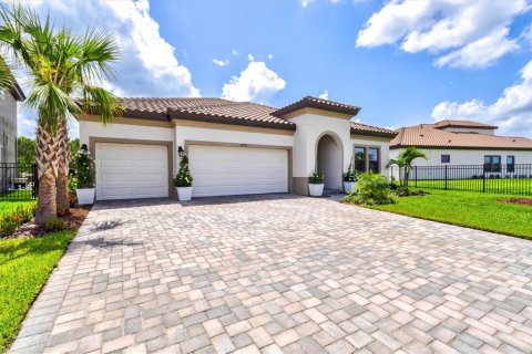 House in Parrish, Florida 4 bedrooms, 235.69 sq.m. № 2230492 - photo 15