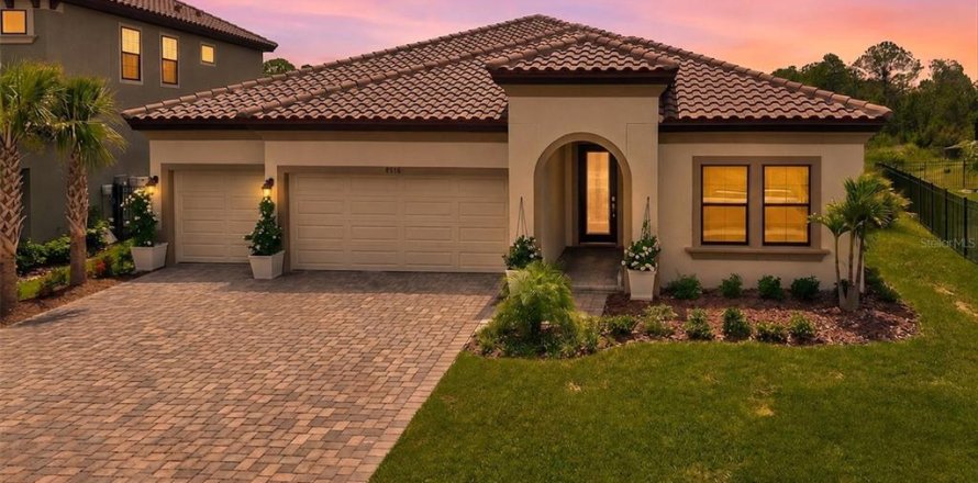 House in Parrish, Florida 4 bedrooms, 235.69 sq.m. № 2230492