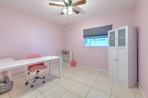 House in Brandon, Florida 4 bedrooms, 186.55 sq.m. № 1670212 - photo 30