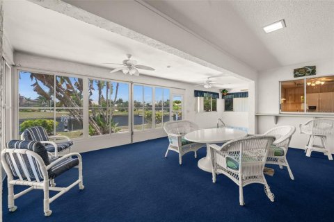 House in Punta Gorda, Florida 2 bedrooms, 137.03 sq.m. № 2204710 - photo 28