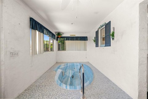 House in Punta Gorda, Florida 2 bedrooms, 137.03 sq.m. № 2204710 - photo 26