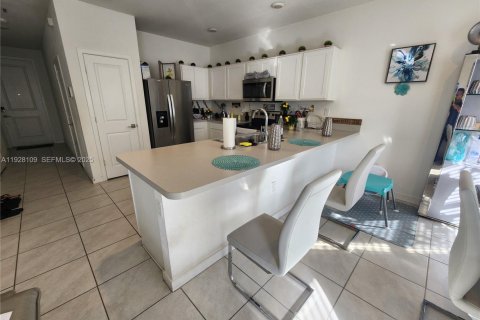 Townhouse in Homestead, Florida 3 bedrooms, 143.26 sq.m. № 1986816 - photo 4