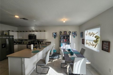 Townhouse in Homestead, Florida 3 bedrooms, 143.26 sq.m. № 1986816 - photo 9