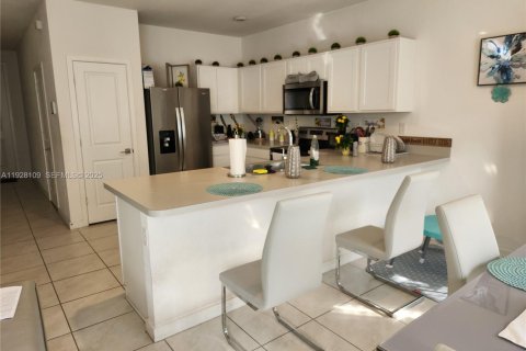Townhouse in Homestead, Florida 3 bedrooms, 143.26 sq.m. № 1986816 - photo 1