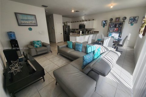 Townhouse in Homestead, Florida 3 bedrooms, 143.26 sq.m. № 1986816 - photo 10