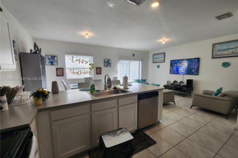 Townhouse in Homestead, Florida 3 bedrooms, 143.26 sq.m. № 1986816 - photo 12