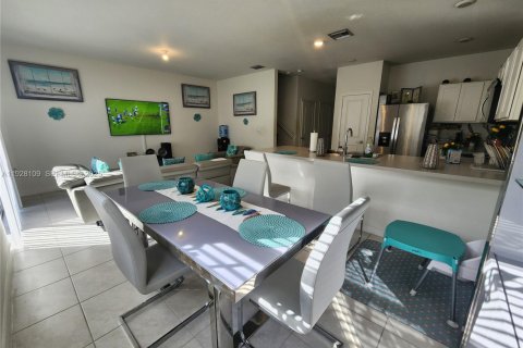 Townhouse in Homestead, Florida 3 bedrooms, 143.26 sq.m. № 1986816 - photo 11