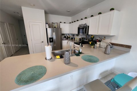 Townhouse in Homestead, Florida 3 bedrooms, 143.26 sq.m. № 1986816 - photo 6