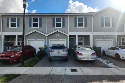 Townhouse in Homestead, Florida 3 bedrooms, 143.26 sq.m. № 1986816 - photo 3