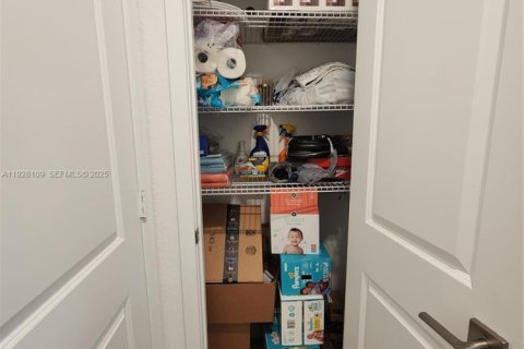 Townhouse in Homestead, Florida 3 bedrooms, 143.26 sq.m. № 1986816 - photo 19