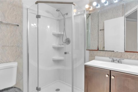 Condominio en alquiler en Lauderdale Lakes, Florida, 2 dormitorios № 2054446 - foto 8