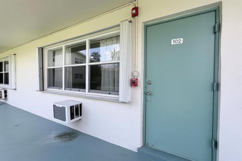 Condominio en venta en Boynton Beach, Florida, 1 dormitorio, 65.5 m2 № 2245644 - foto 17