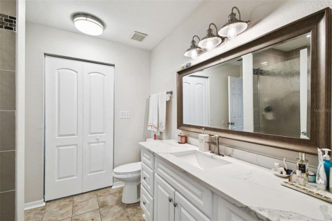 Condo in Tampa, Florida, 2 bedrooms № 2218214 - photo 28