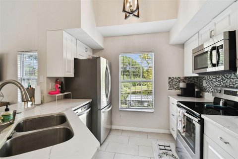 Condo in Tampa, Florida, 2 bedrooms № 2218214 - photo 15