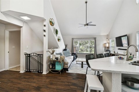 Condo in Tampa, Florida, 2 bedrooms № 2218214 - photo 9