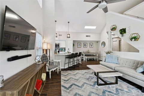 Condo in Tampa, Florida, 2 bedrooms № 2218214 - photo 23