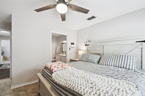 Condo in Tampa, Florida, 2 bedrooms № 2218214 - photo 27