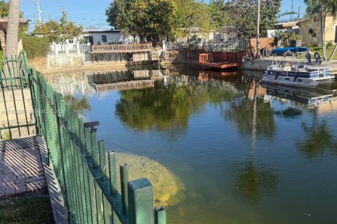 Снять в аренду виллу или дом в Майами, Флорида 3 спальни, 143.91м2, № 2044178 - фото 6