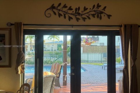 Снять в аренду виллу или дом в Майами, Флорида 3 спальни, 143.91м2, № 2044178 - фото 10