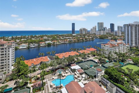 Condominio en venta en Aventura, Florida, 2 dormitorios, 222.04 m2 № 2397402 - foto 4