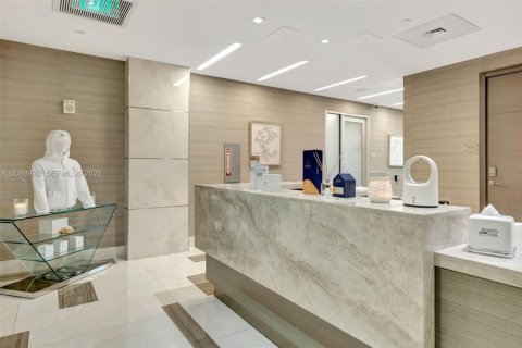 Condominio en venta en Aventura, Florida, 2 dormitorios, 222.04 m2 № 2397402 - foto 21