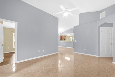 Casa en venta en Orlando, Florida, 3 dormitorios, 125.98 m2 № 1913399 - foto 2