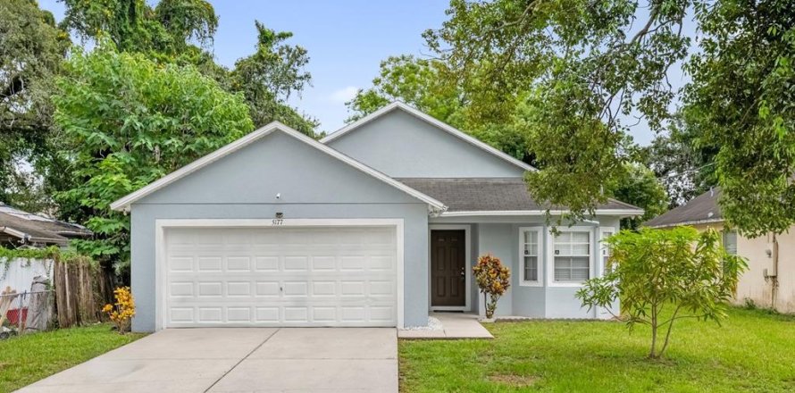 Casa en Orlando, Florida 3 dormitorios, 125.98 m2 № 1913399